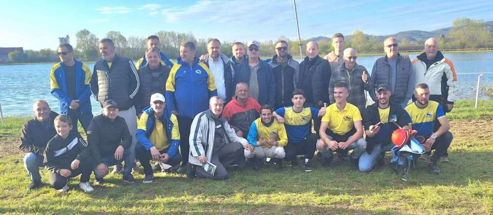 Spektakl u Sanskom Mostu: Grlo Hat Toss KK „Krajišnik“ pobjednik glavne trke dana