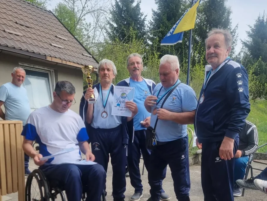 Ekipi SSRI Velika Kladuša treće mjesto u boćanju na takmičenju u Bosanskoj Krupi