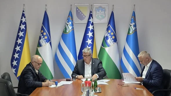 Potpisani ugovori za značajne infrastrukturne projekte u Velikoj Kladuši