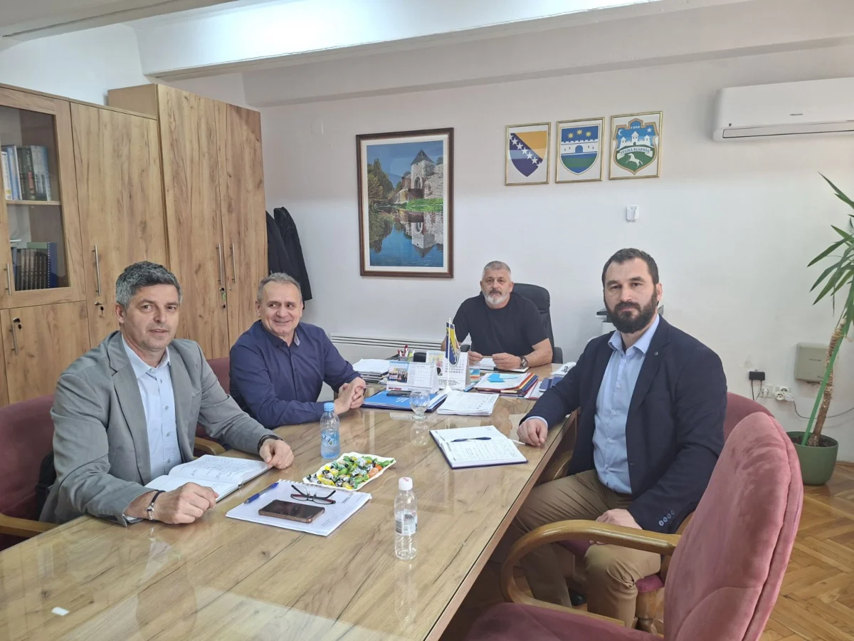 Održan sastanak o pripremi implementacije projekta modernizacije obrazovanja u Velikoj Kladuši