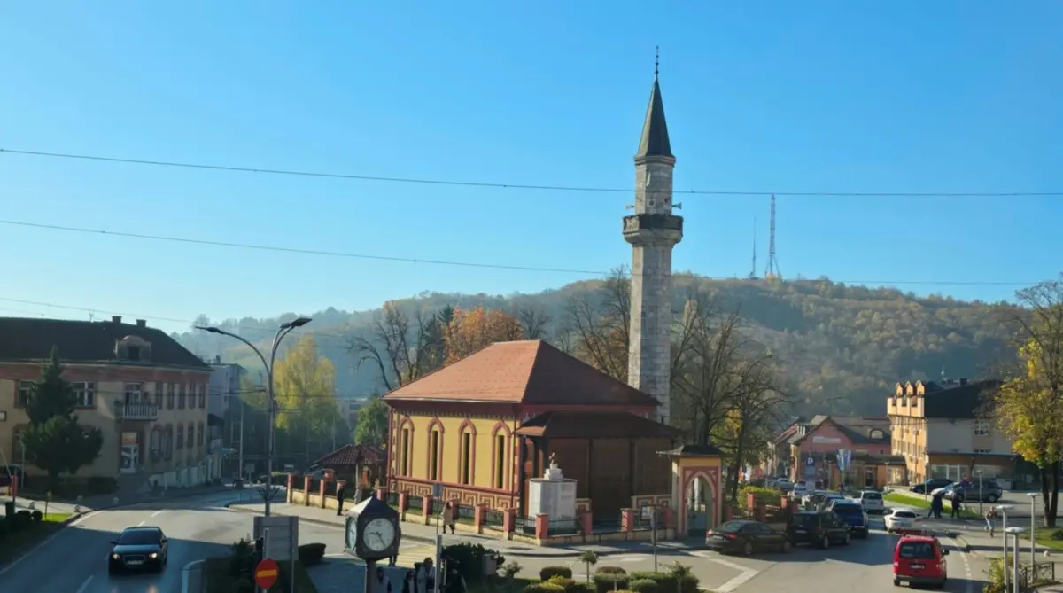 Gradska džamija u Velikoj Kladuši, čuvar tradicije i simbol grada
