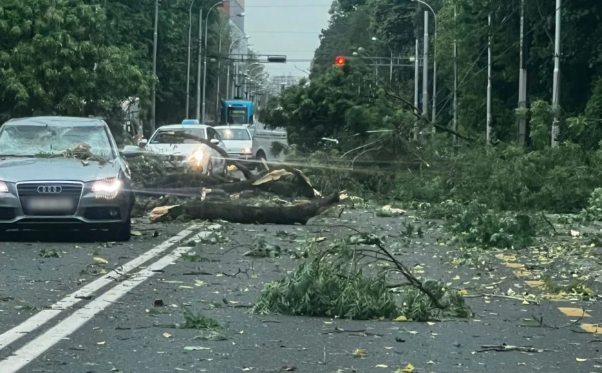 Zagreb: Nevrijeme uzrokovalo brojne probleme širom grada