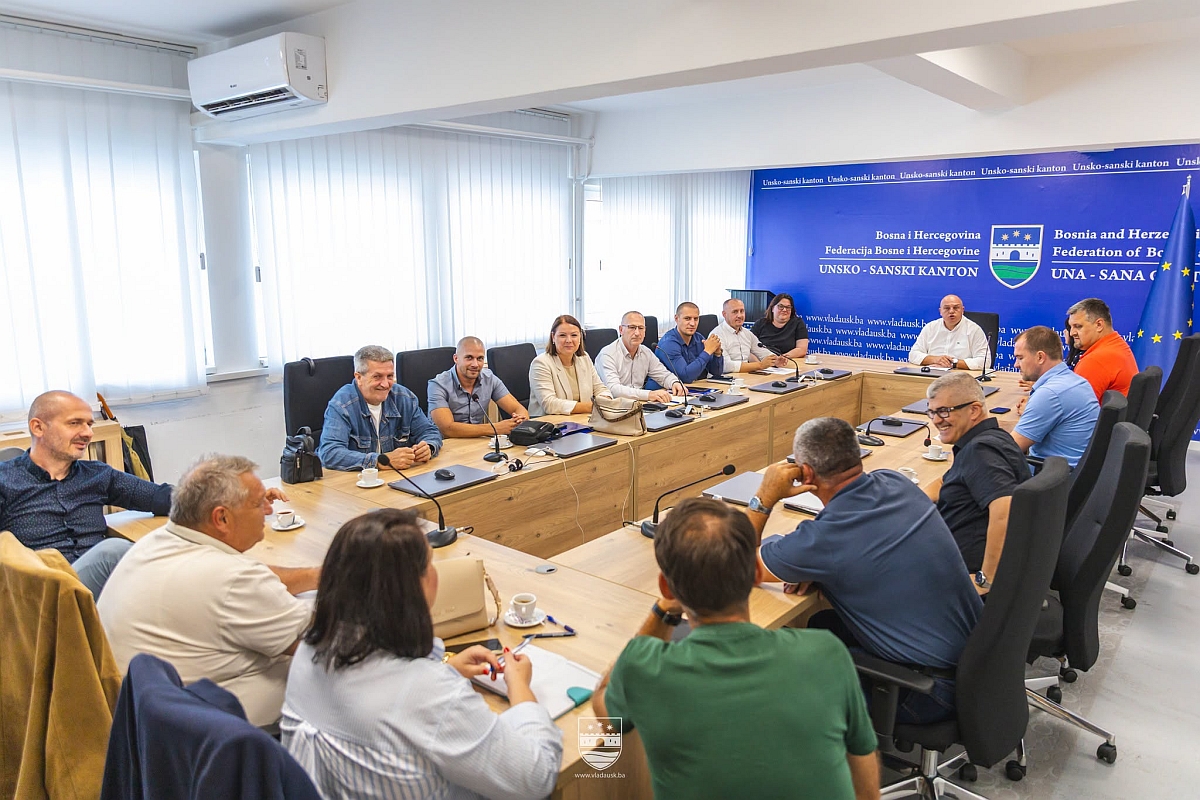 Vlada USK i sindikati postigli dogovor: Od 1. augusta osnovica za budžetske korisnike raste na 450 KM