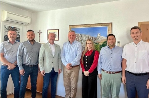 Sastanak predstavnika USK i Kantona 10: Pokrenuta inicijativa za izgradnju brze ceste Bihać – Livno