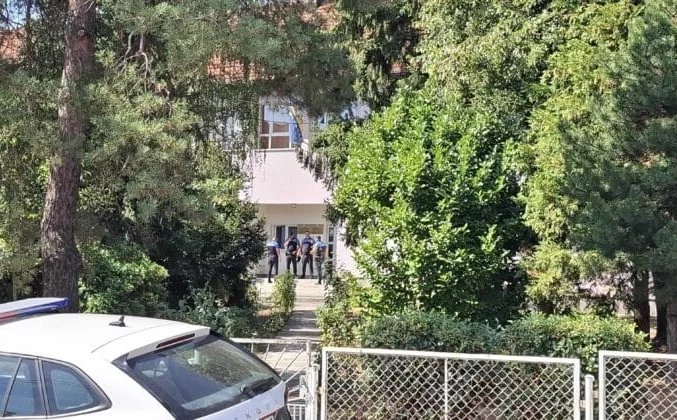 U školi u Gornjoj Tuzli jedna djevojčica nožem ozlijedila druge dvije
