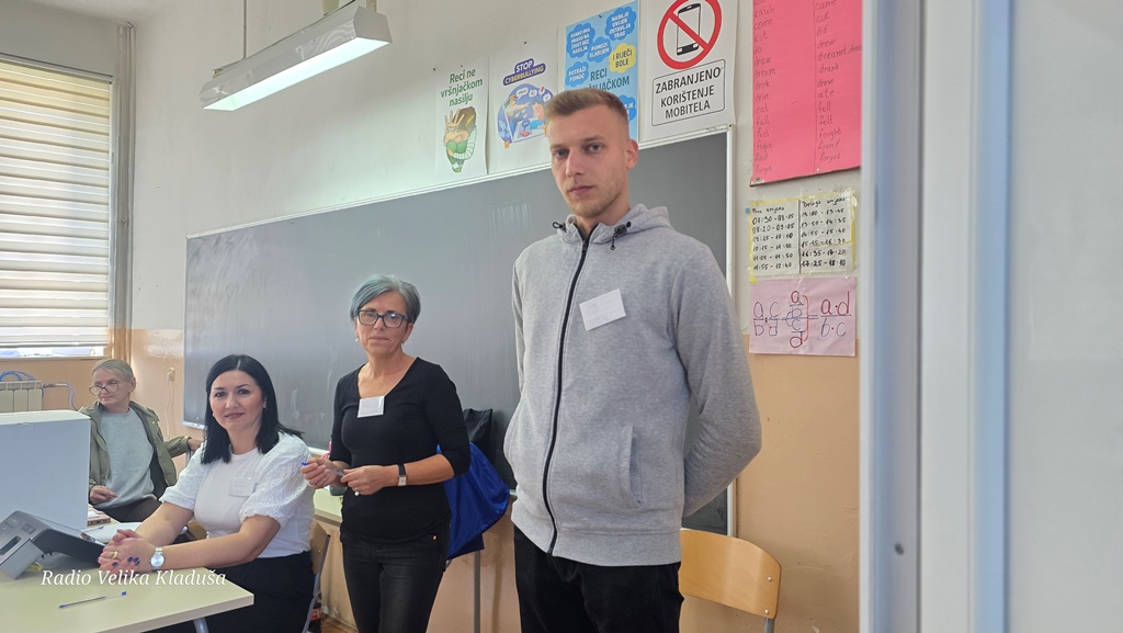 OIK Velika Kladuša: Sva biračka mjesta su otvorena